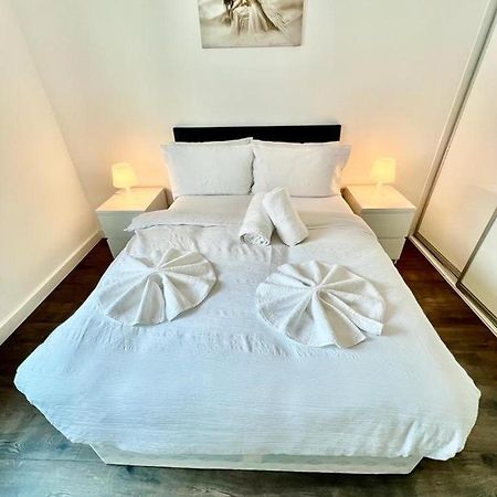 Immaculate Flat In West Croydon Appartamento Esterno foto