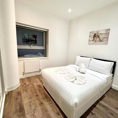 Immaculate Flat In West Croydon Appartamento Esterno foto