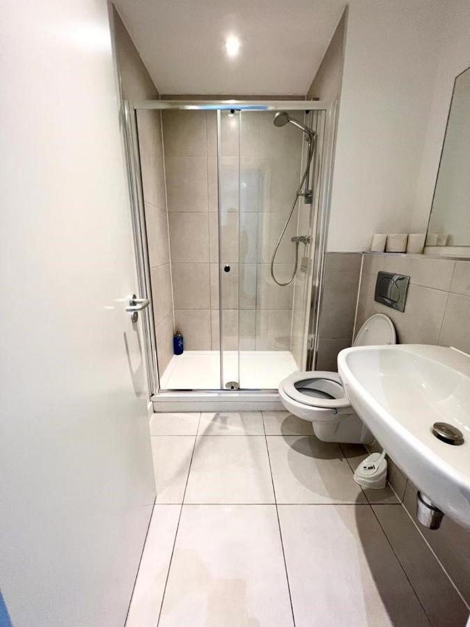 Immaculate Flat In West Croydon Appartamento Esterno foto