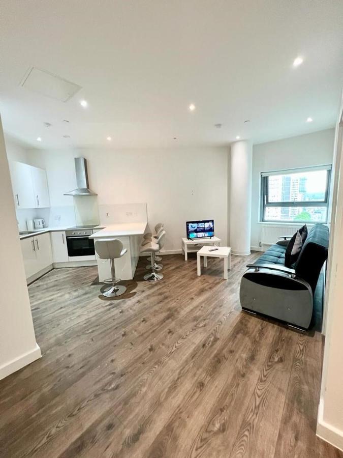 Immaculate Flat In West Croydon Appartamento Esterno foto