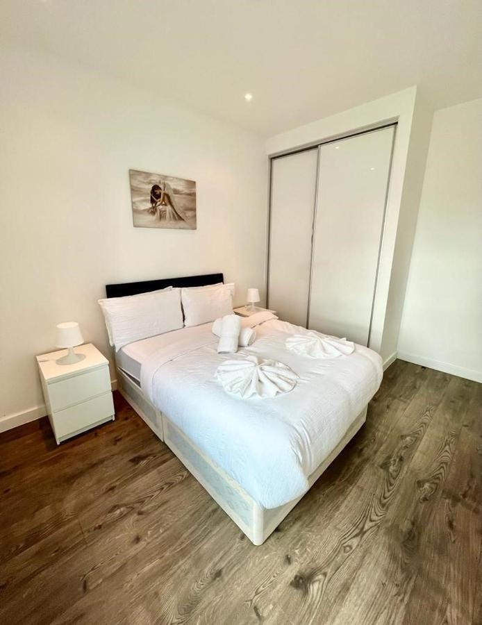 Immaculate Flat In West Croydon Appartamento Esterno foto
