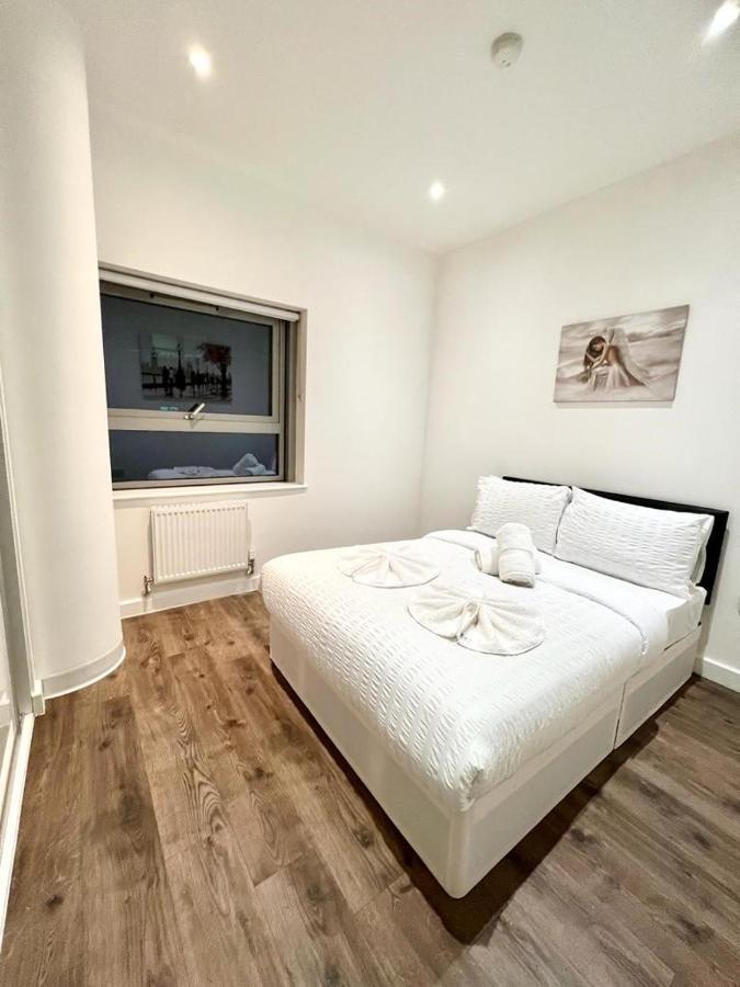 Immaculate Flat In West Croydon Appartamento Esterno foto