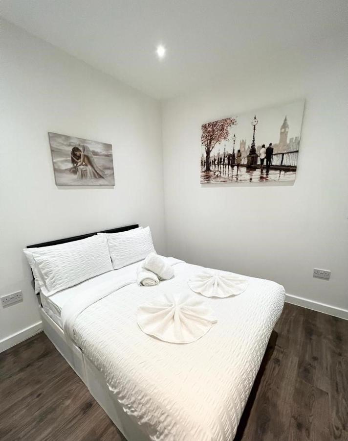 Immaculate Flat In West Croydon Appartamento Esterno foto