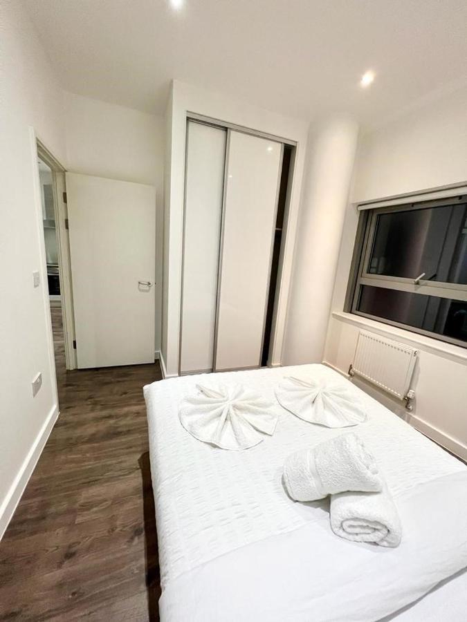 Immaculate Flat In West Croydon Appartamento Esterno foto